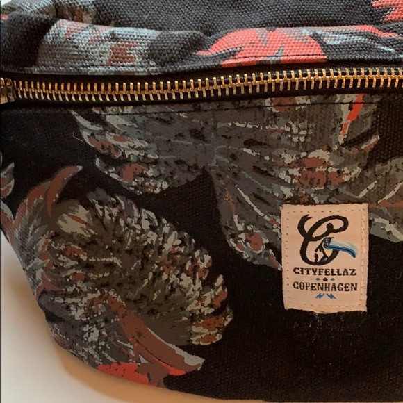 Fanny bag - Picture 2 of 5